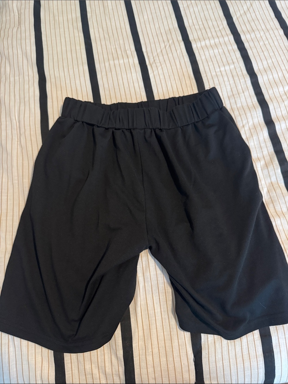 SHEIN Black Athletic Elastic-Waist Shorts